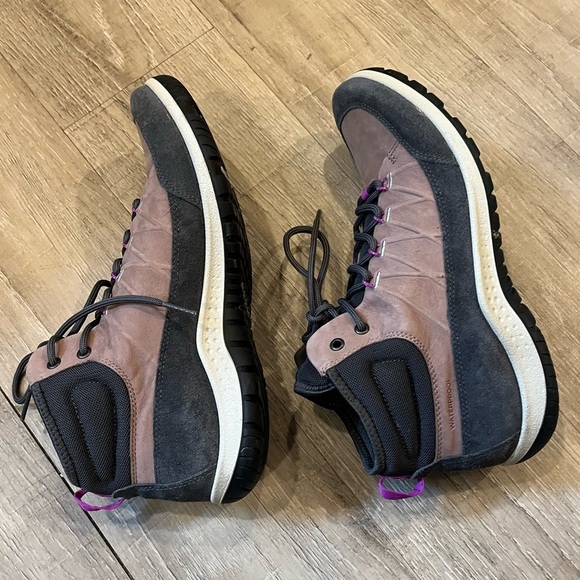 ECCO Women's Tan Sneaker Boots US 9 - 9.5, Euro 40 - Picture 7 of 13